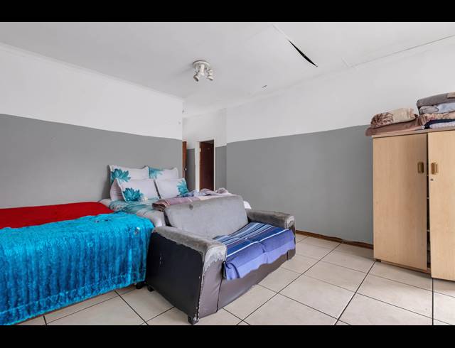 1 BEDROOM APARTMENT FOR SALE IN WINDSOR EAST